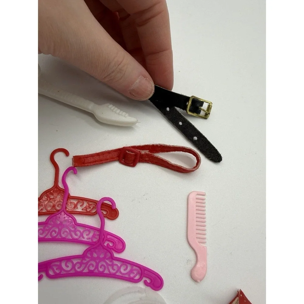 Vintage Barbie  Accessories w/Hangers, Guitar Purses Brushes Belts Jewelry‎